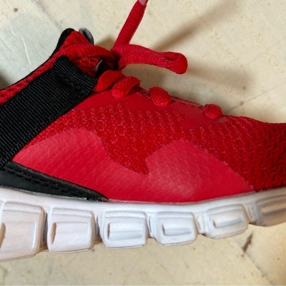 Kids Fila Sneakers, Red Mesh with Black Details, Lace Up, Size 11 - Picture 9 of 12